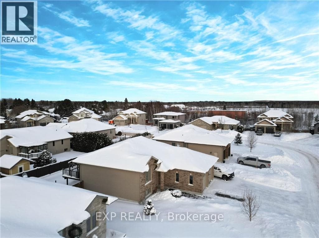 1093 CLOVERDALE COURT photo 4