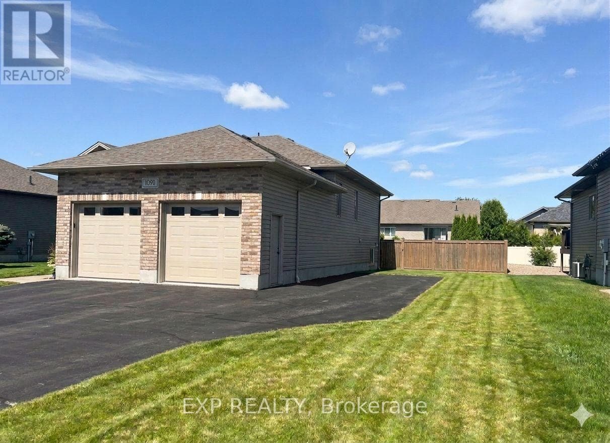 1093 CLOVERDALE COURT photo 2