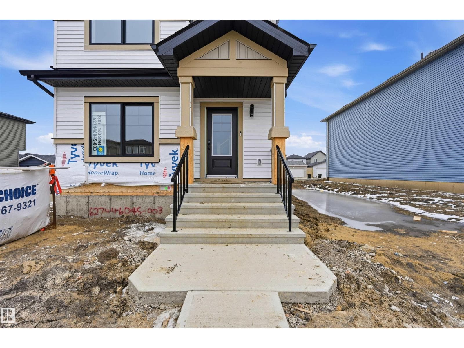 2307 160 ST SW photo 2