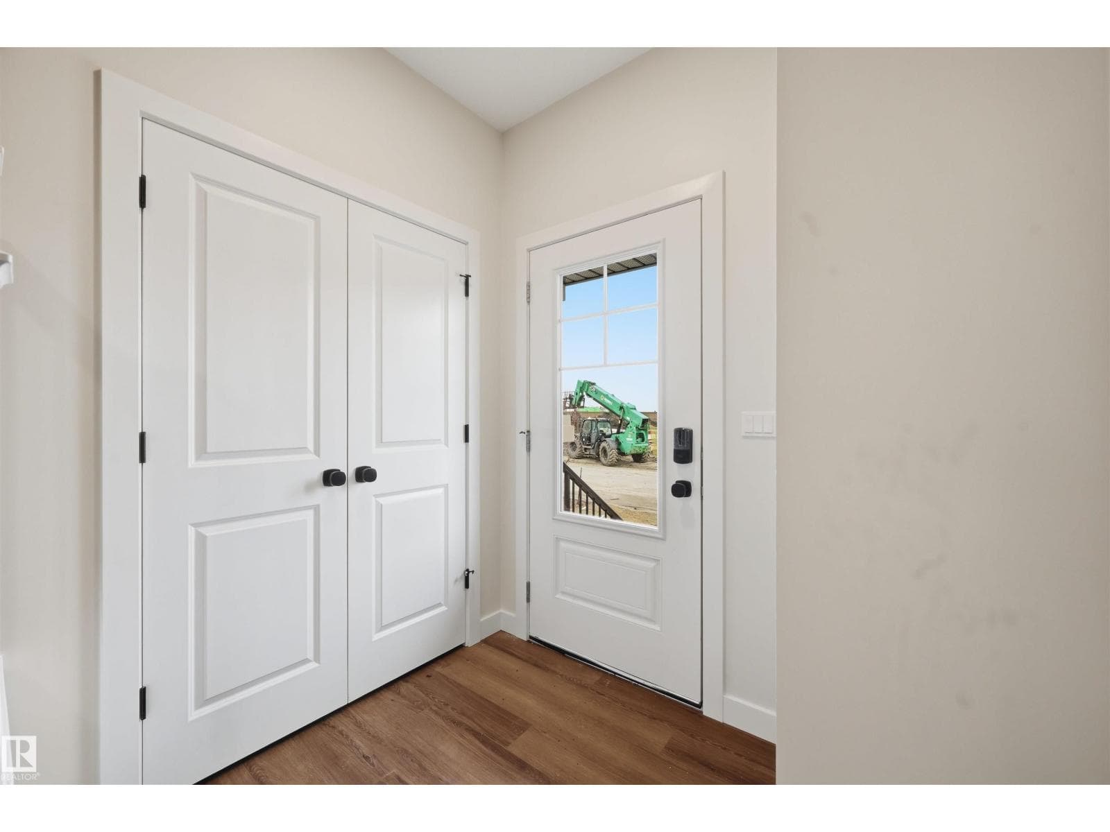 2307 160 ST SW photo 3