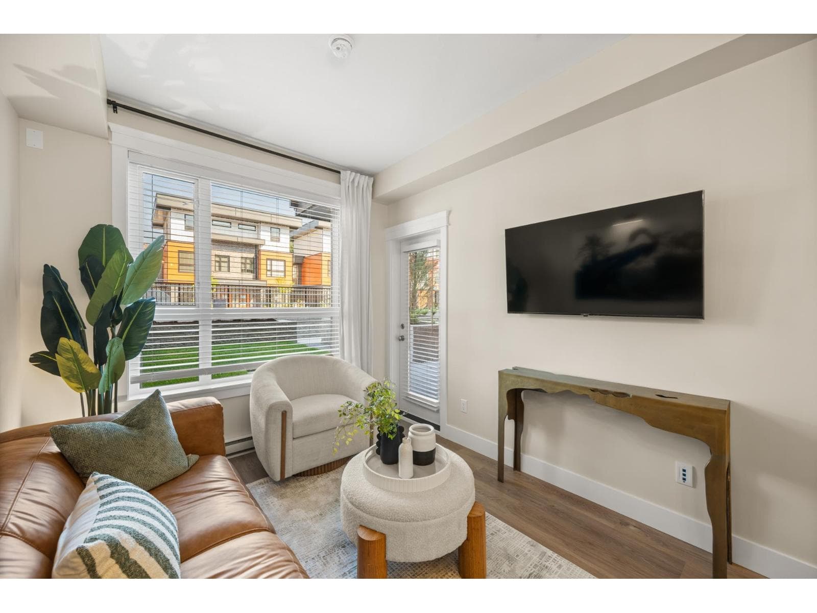 A126 8233 208B STREET STREET photo 3