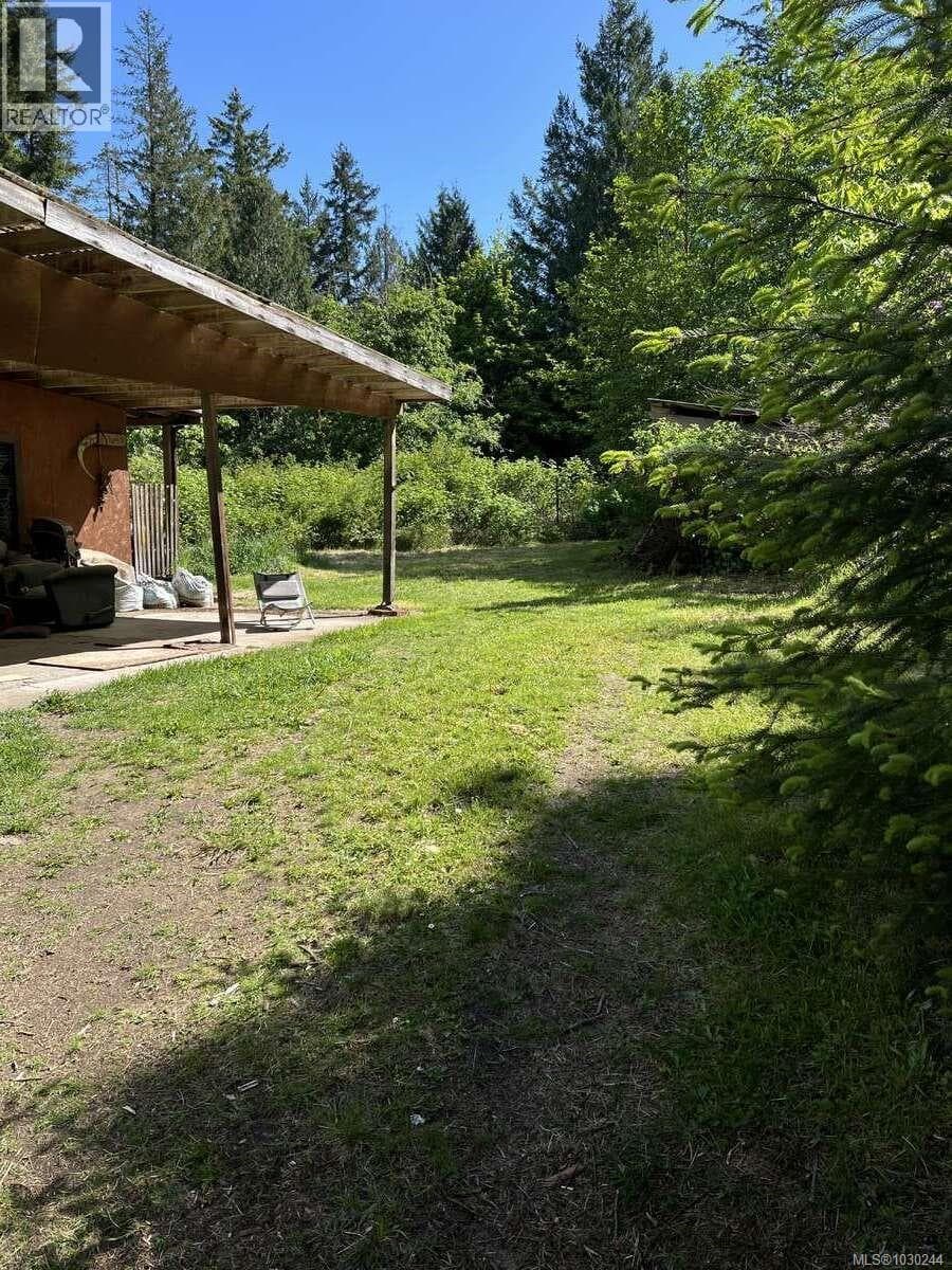 4510 Bedwell Harbour Rd photo 3