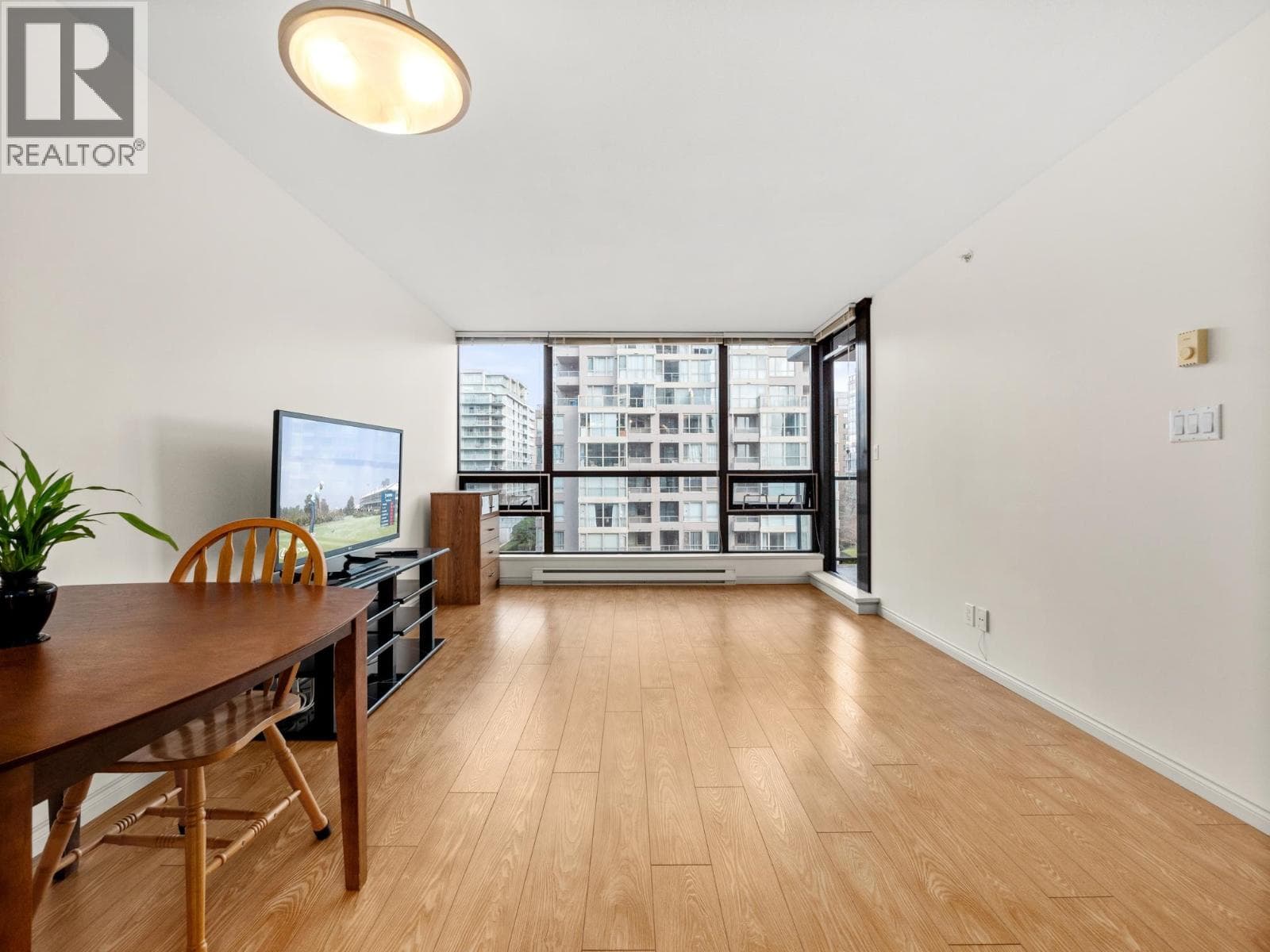905 8100 SABA ROAD photo 4
