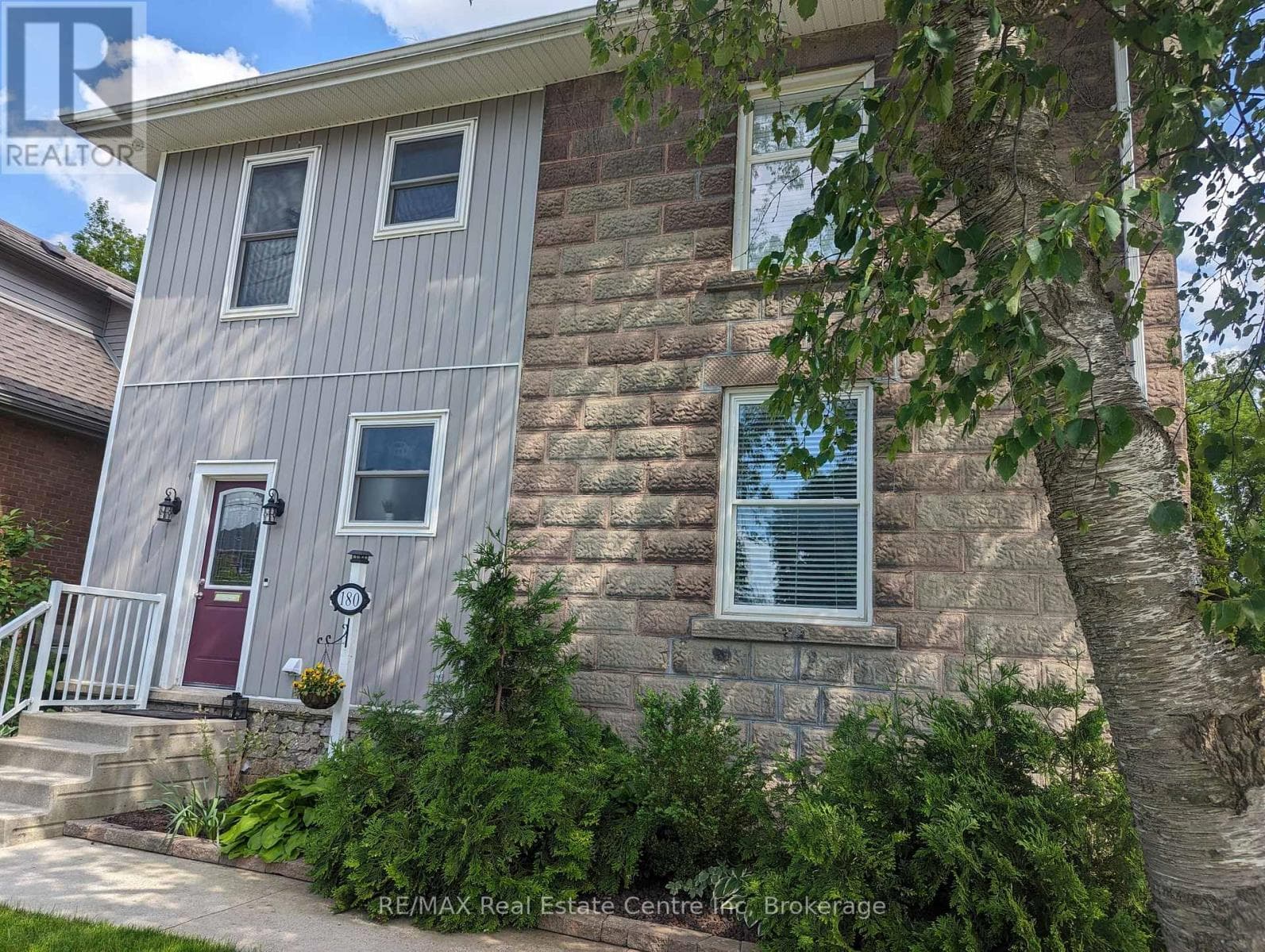 180 UNION STREET W photo 2