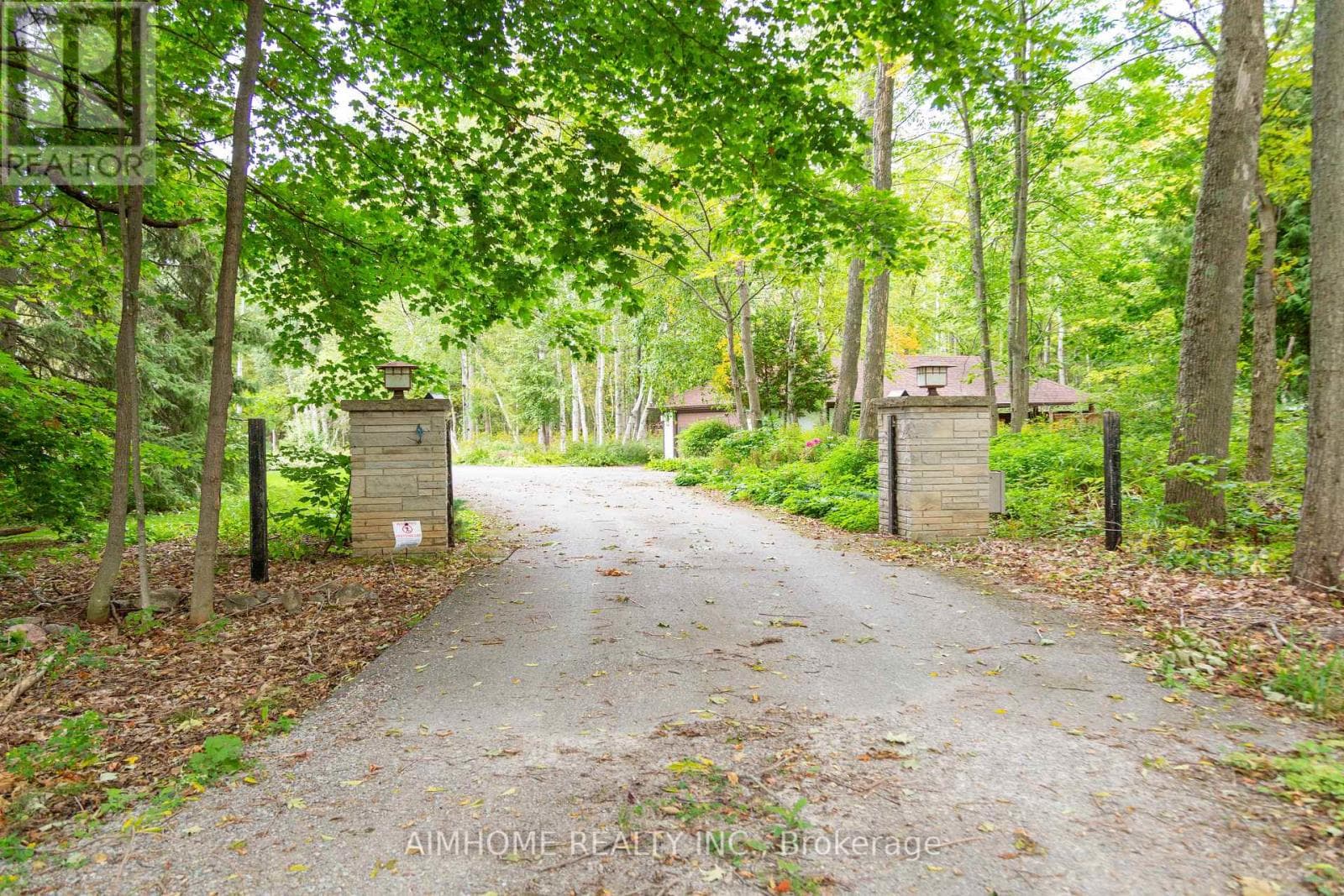 1515 HAWKSWOOD DRIVE photo 4