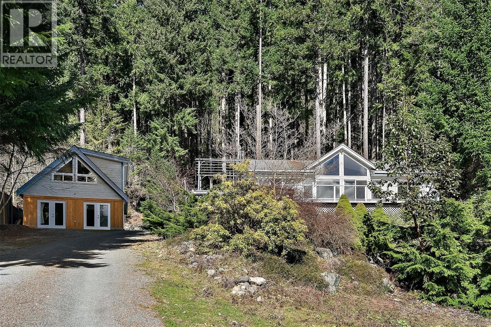 9709 Youbou Rd photo 2