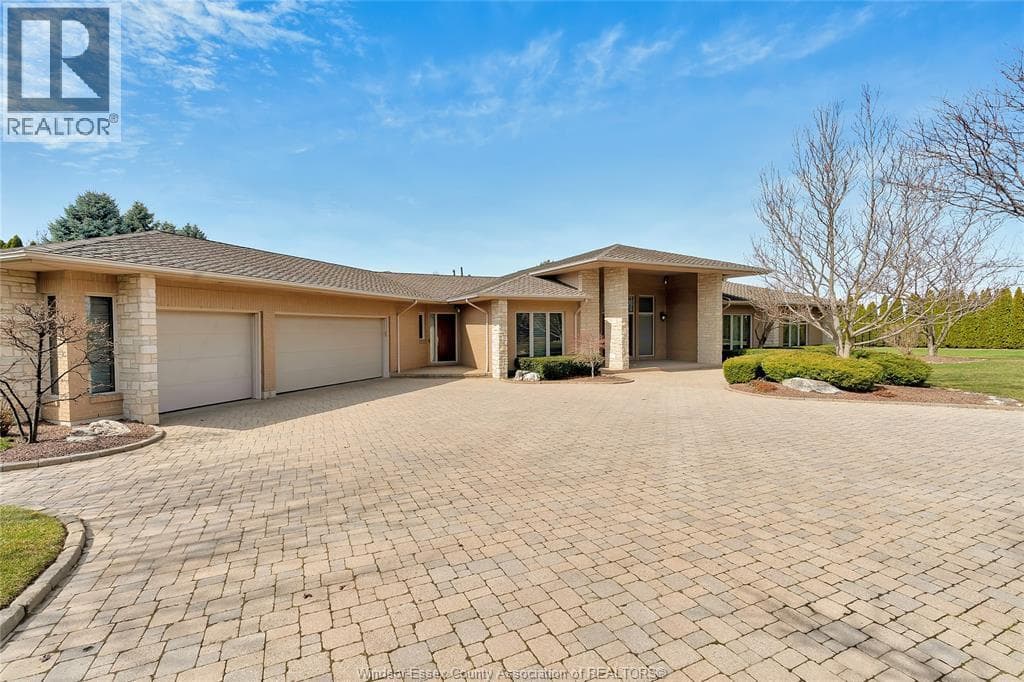 30 EMERALD LANE photo 3