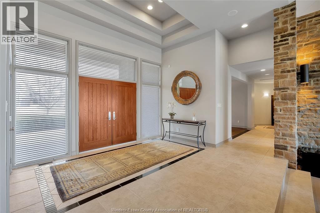30 EMERALD LANE photo 5