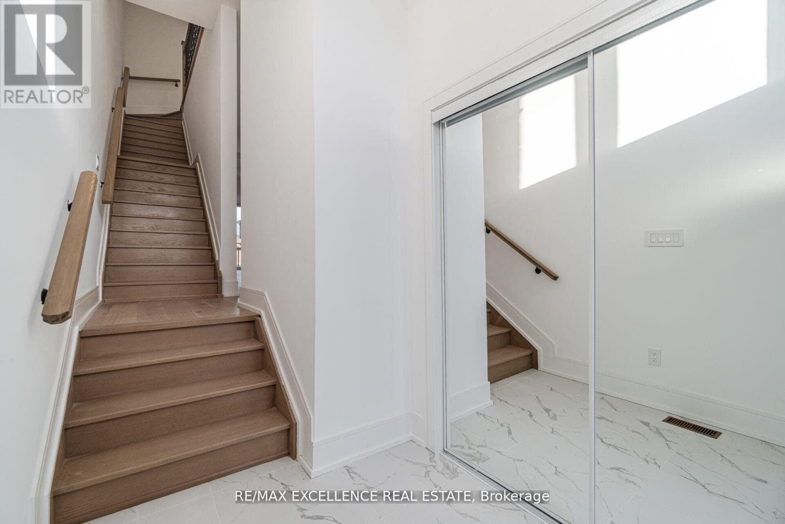 55 RENFIELD STREET photo 4