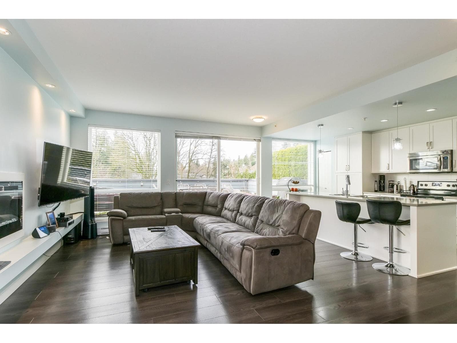 411 2242 WHATCOM ROAD photo 3