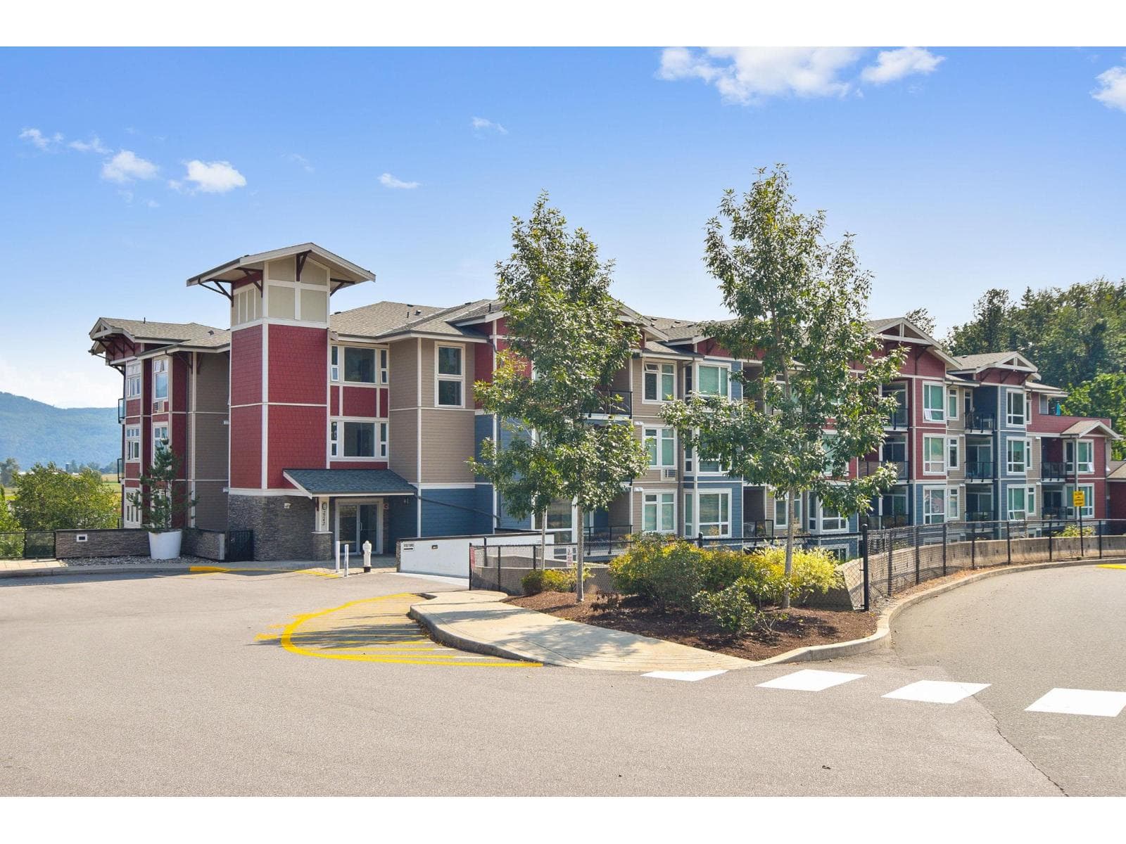 411 2242 WHATCOM ROAD photo 2