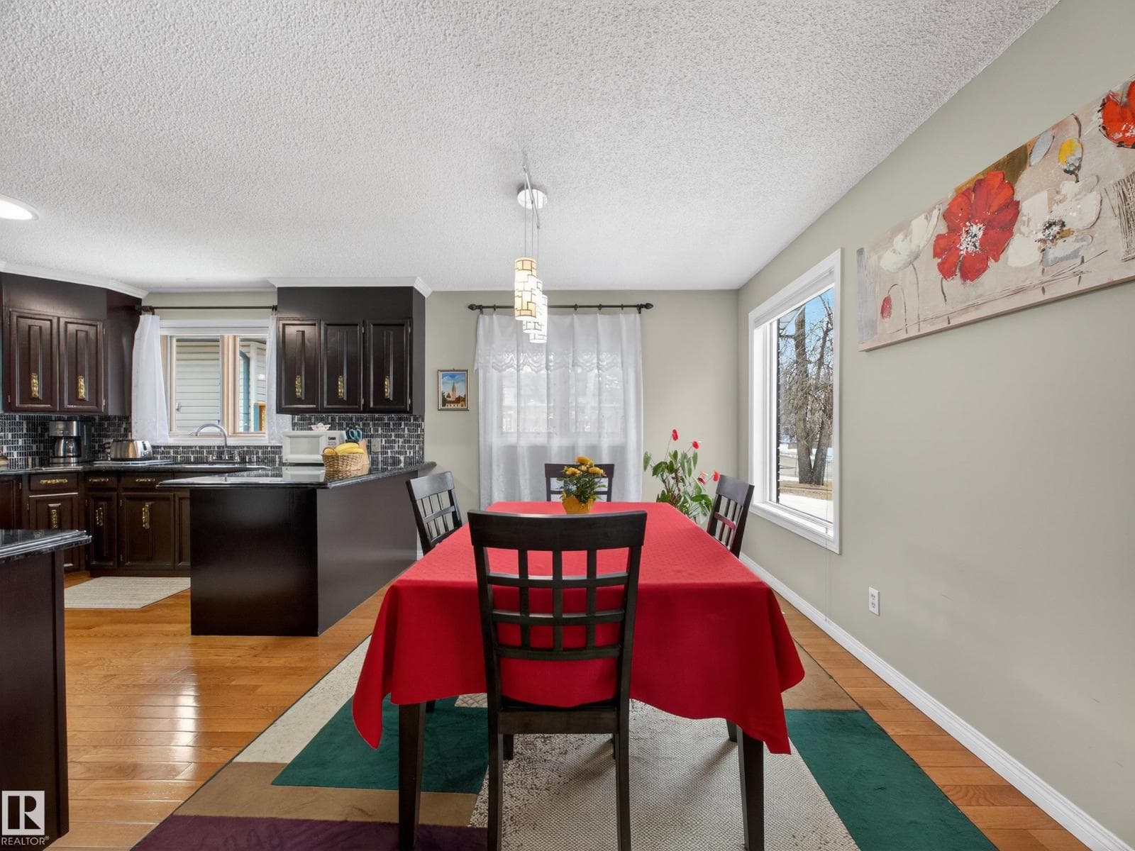 8906 83 AV NW photo 11