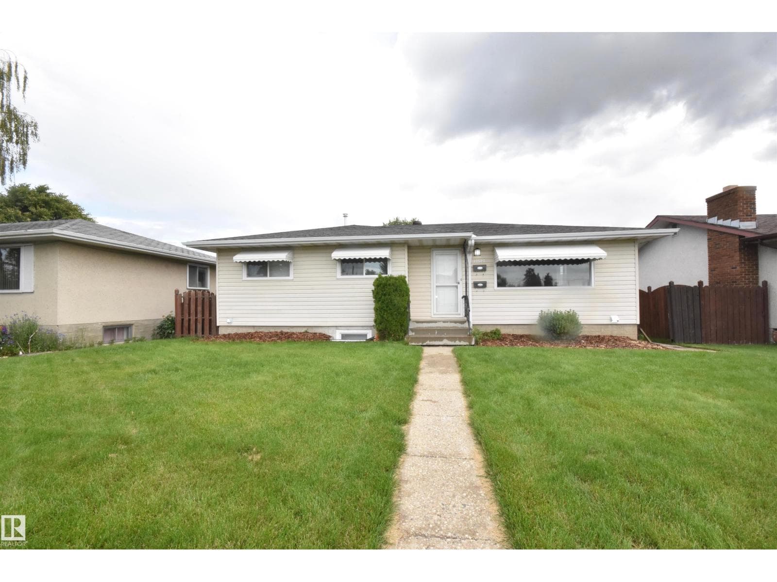 13527 70 ST NW photo 2