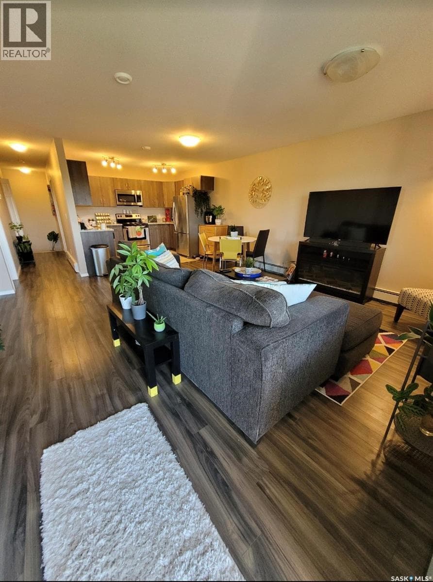 3 & 4 825 Gladstone STREET E — photo 3