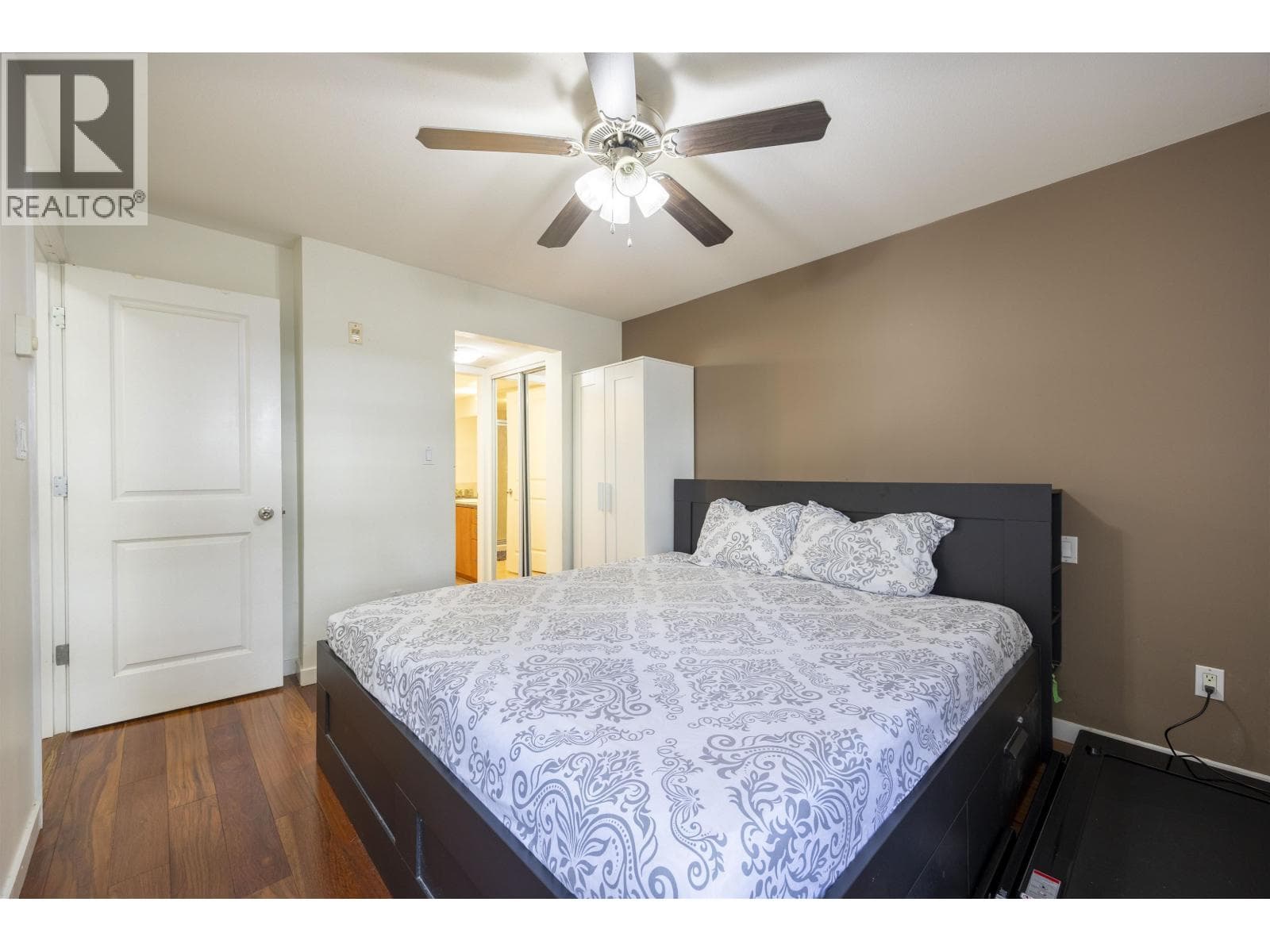 41 6528 DENBIGH AVENUE photo 5