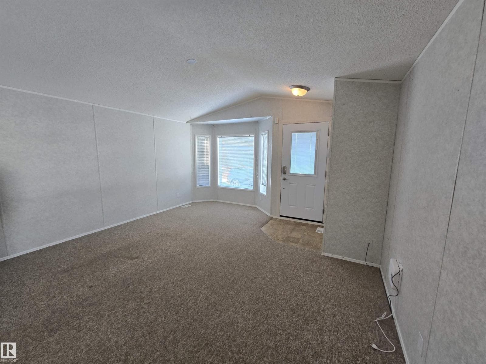 1133 Aspen DR W — photo 5