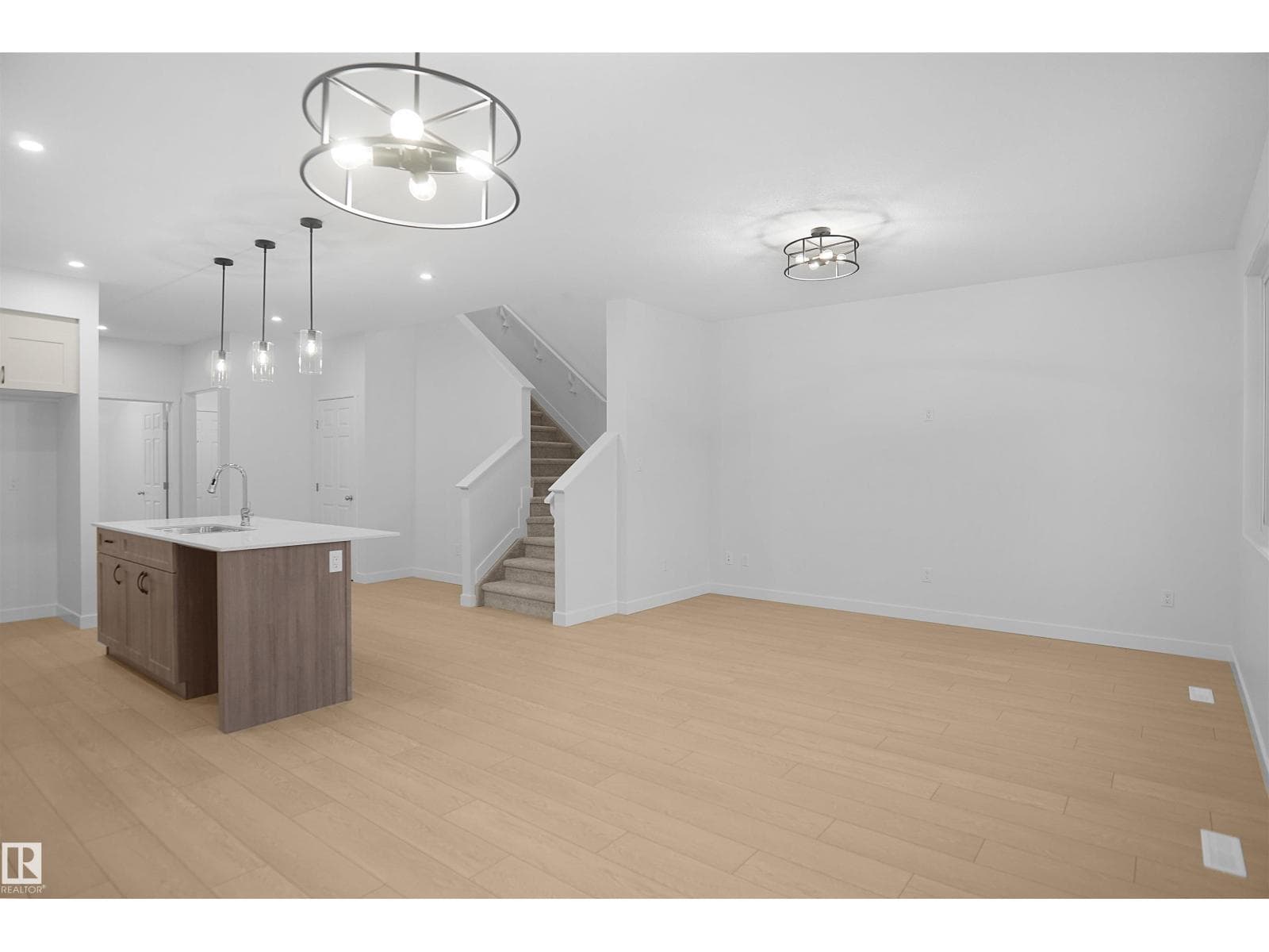 1953 209A ST NW photo 5
