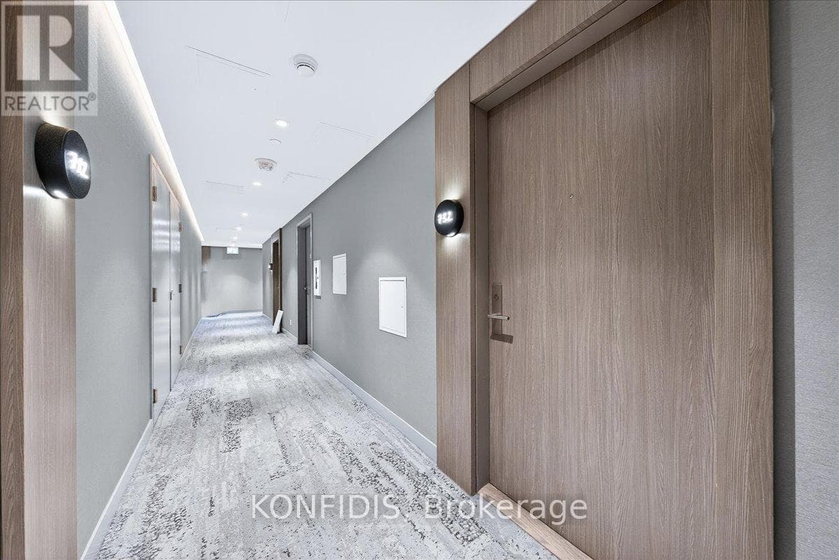 732 - 161 ROEHAMPTON AVENUE photo 2
