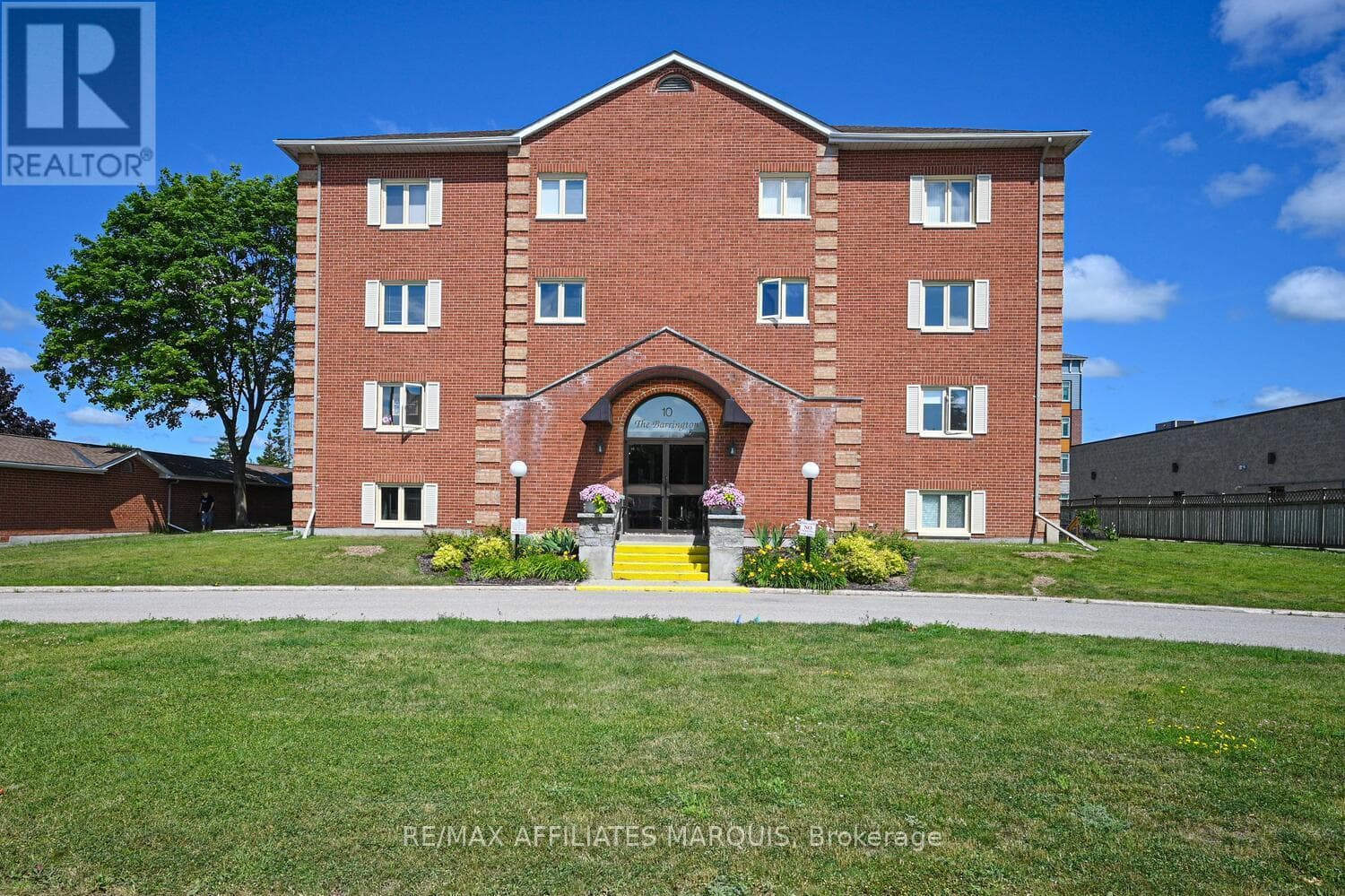 208 - 10 ARMSTRONG DRIVE photo 3