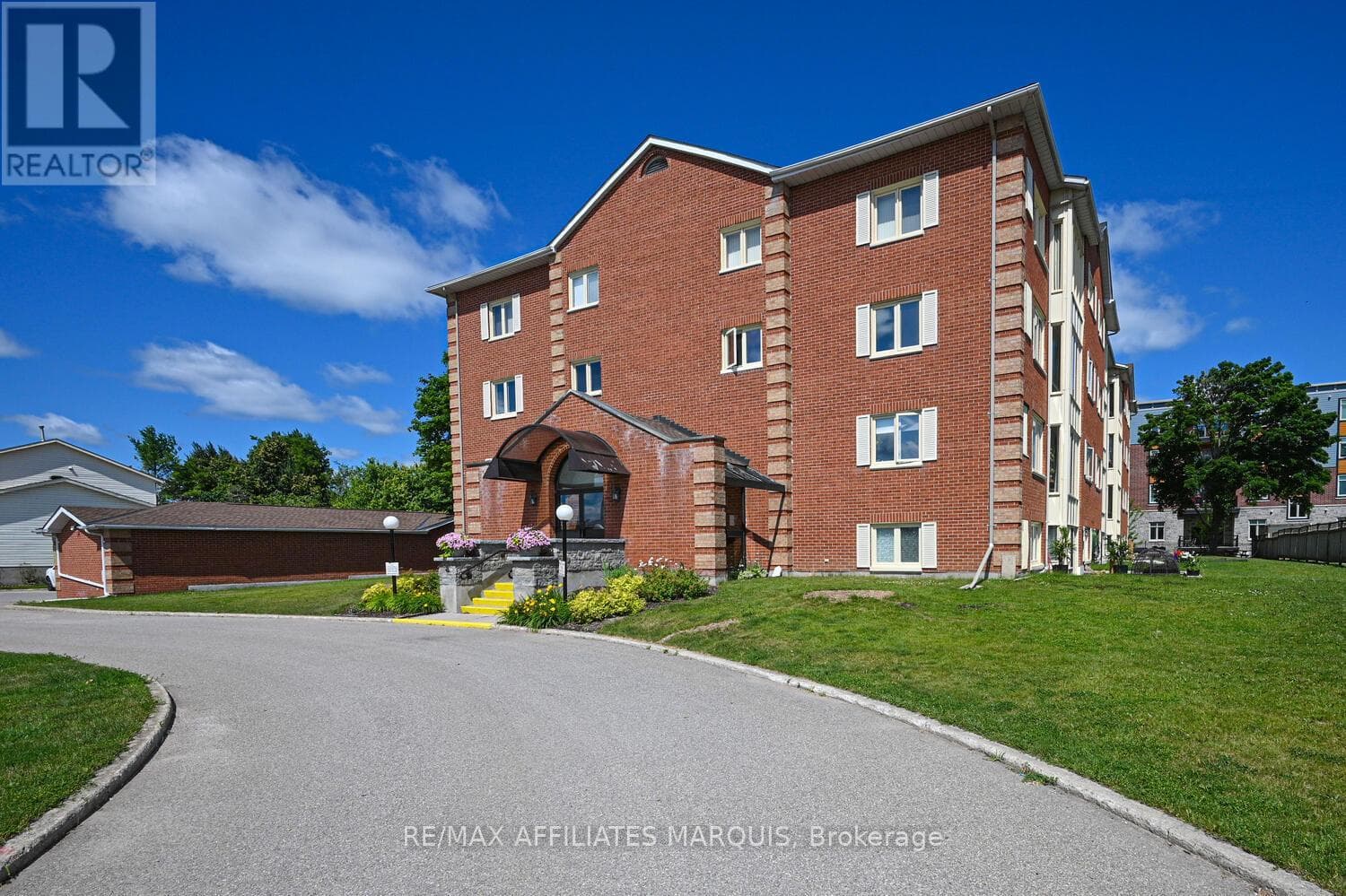 208 - 10 ARMSTRONG DRIVE photo 5