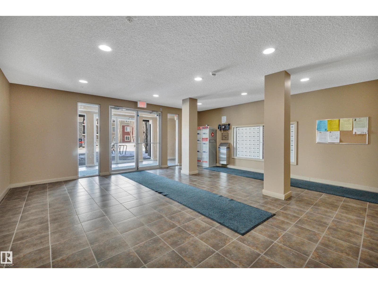 #415 12035 22 AV SW — photo 5