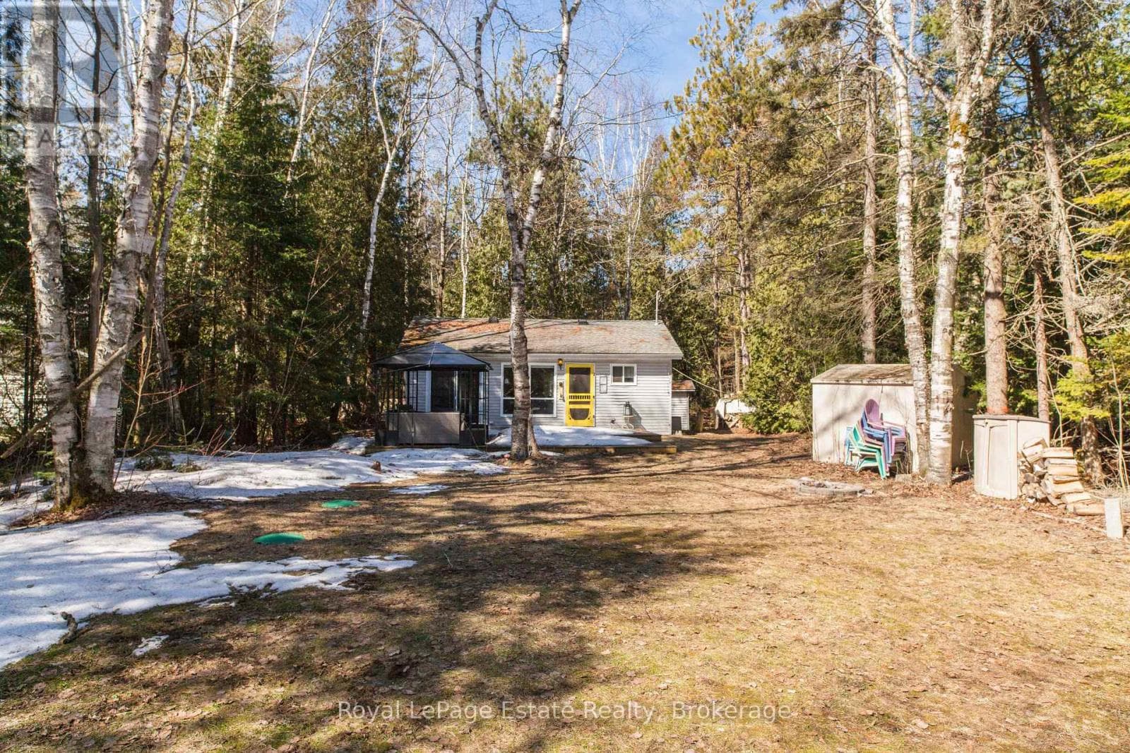 49 THOMPSON AVENUE photo 2