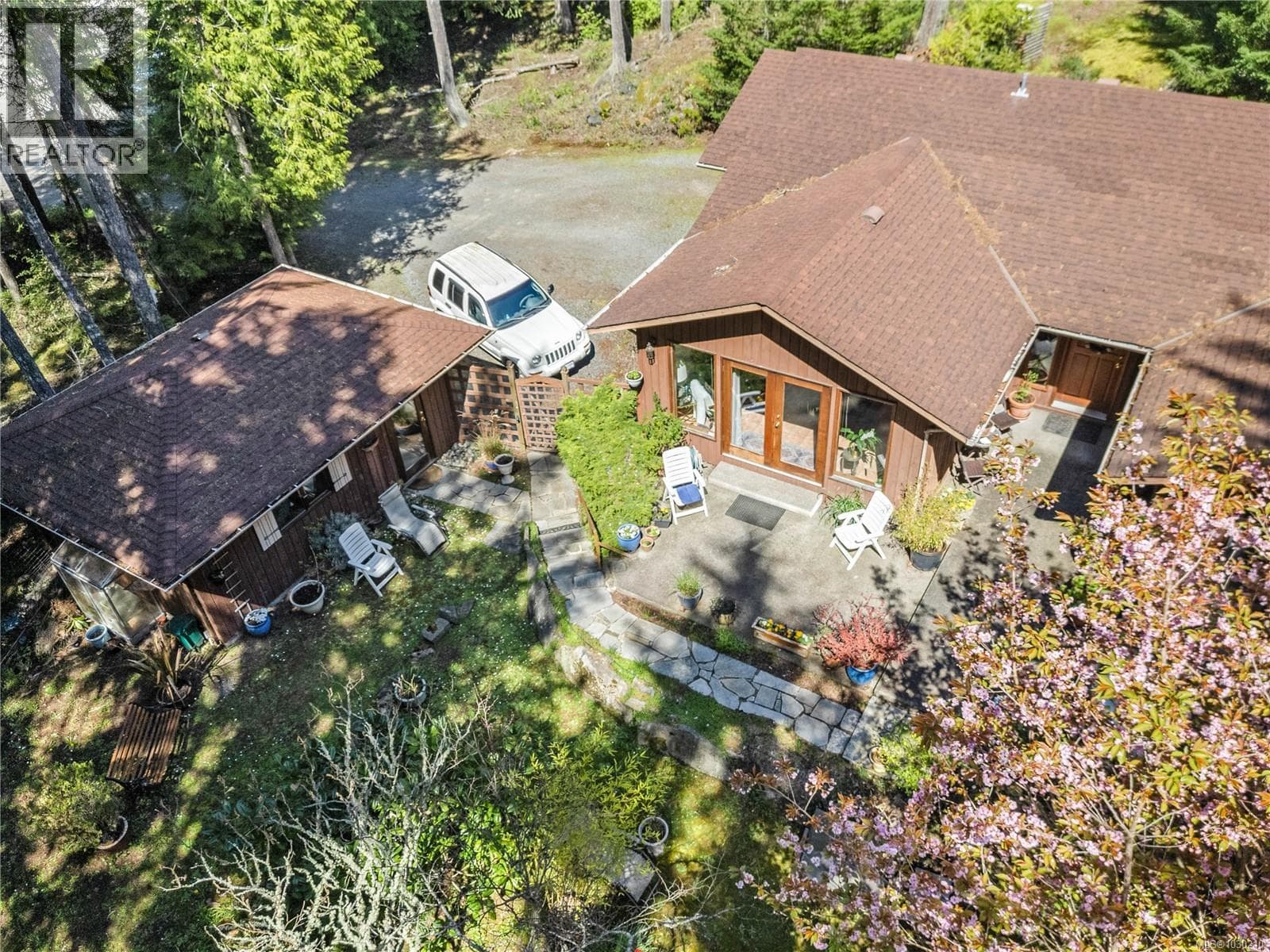 3 bed 3 bath single family at 112 Cairns Pl — $1,170,000
