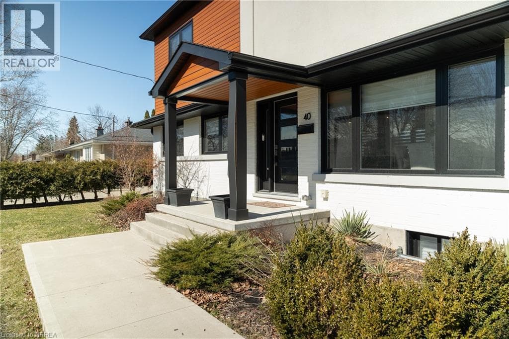 40 VARADI Avenue photo 4