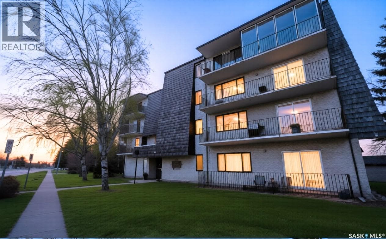 202 699 28th STREET W