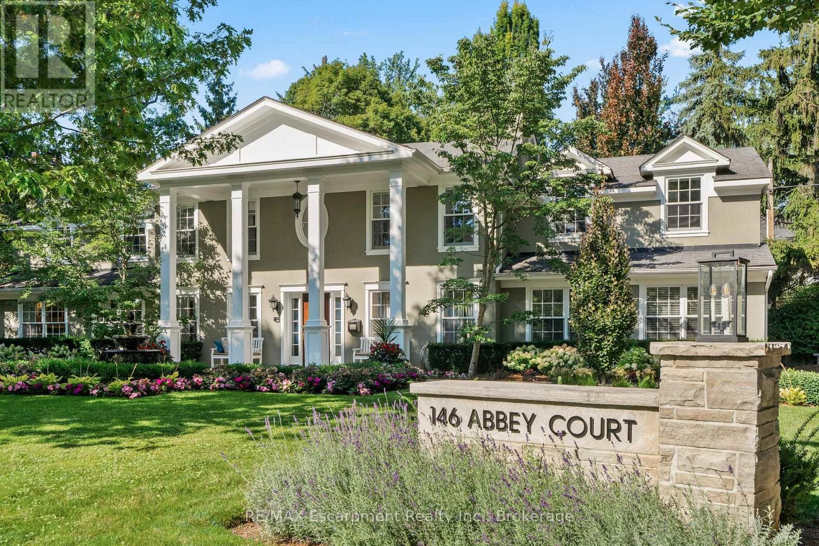 146 ABBEY COURT photo 4