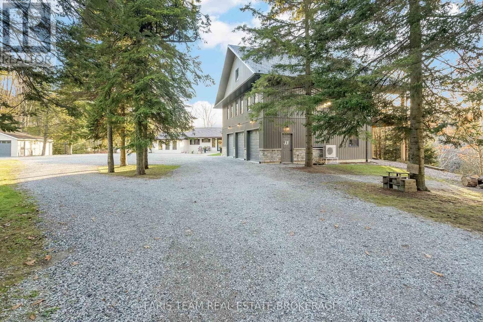1520 ROSEMOUNT ROAD photo 5