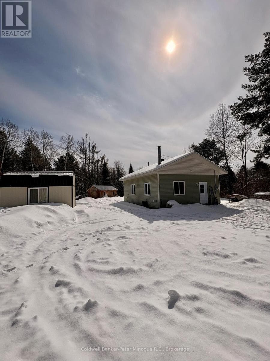 682 DONALD STREET photo 3