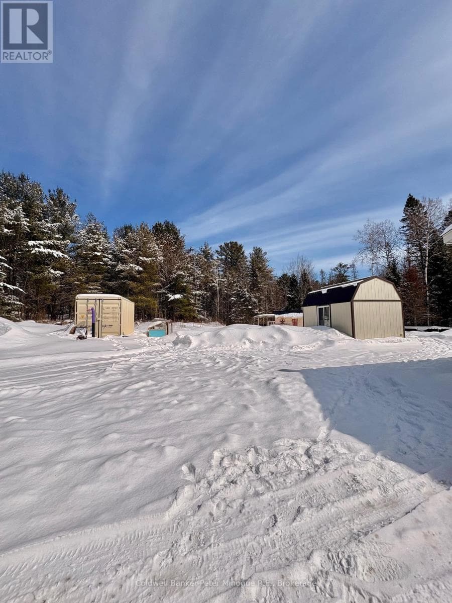 682 DONALD STREET photo 4