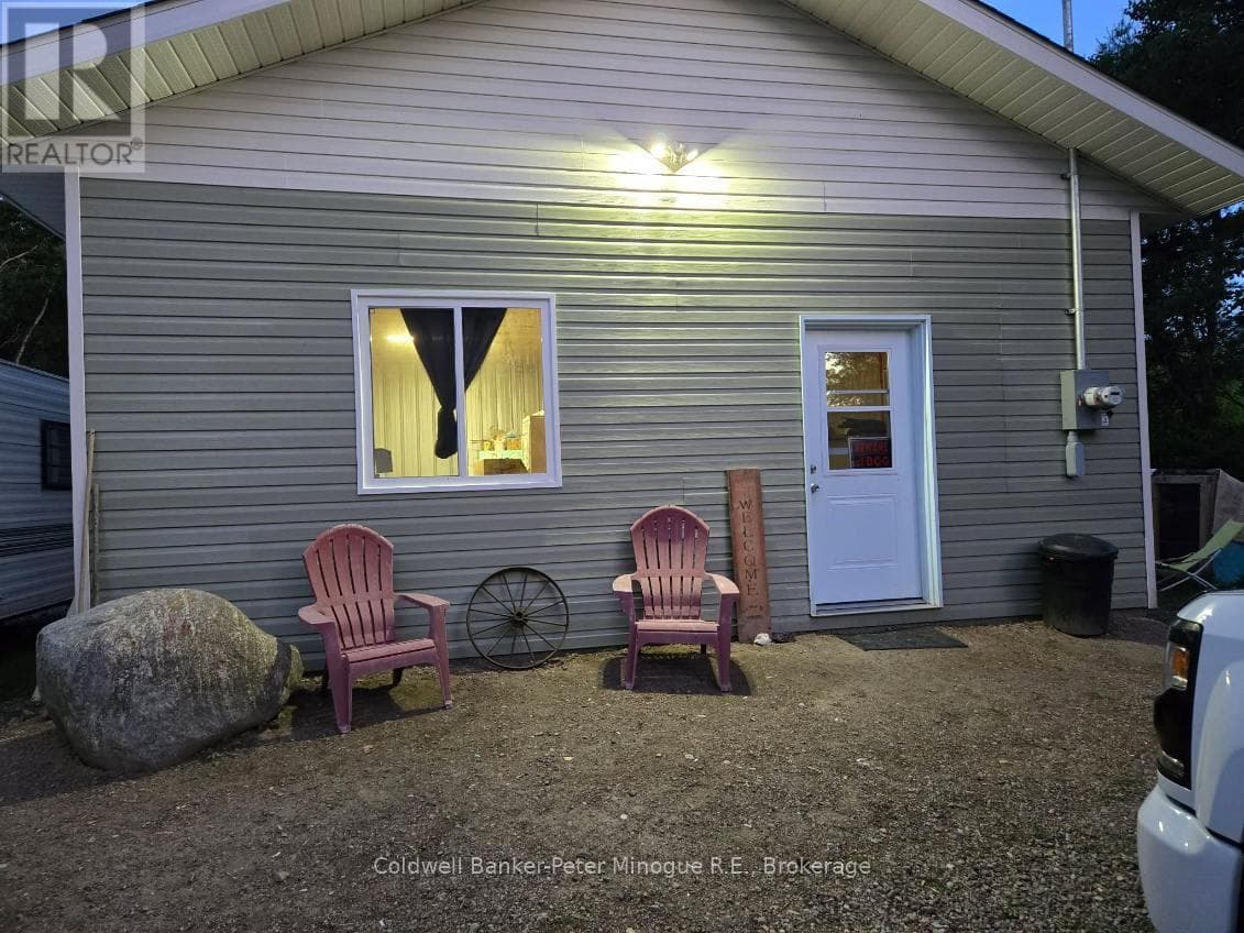 682 DONALD STREET photo 5