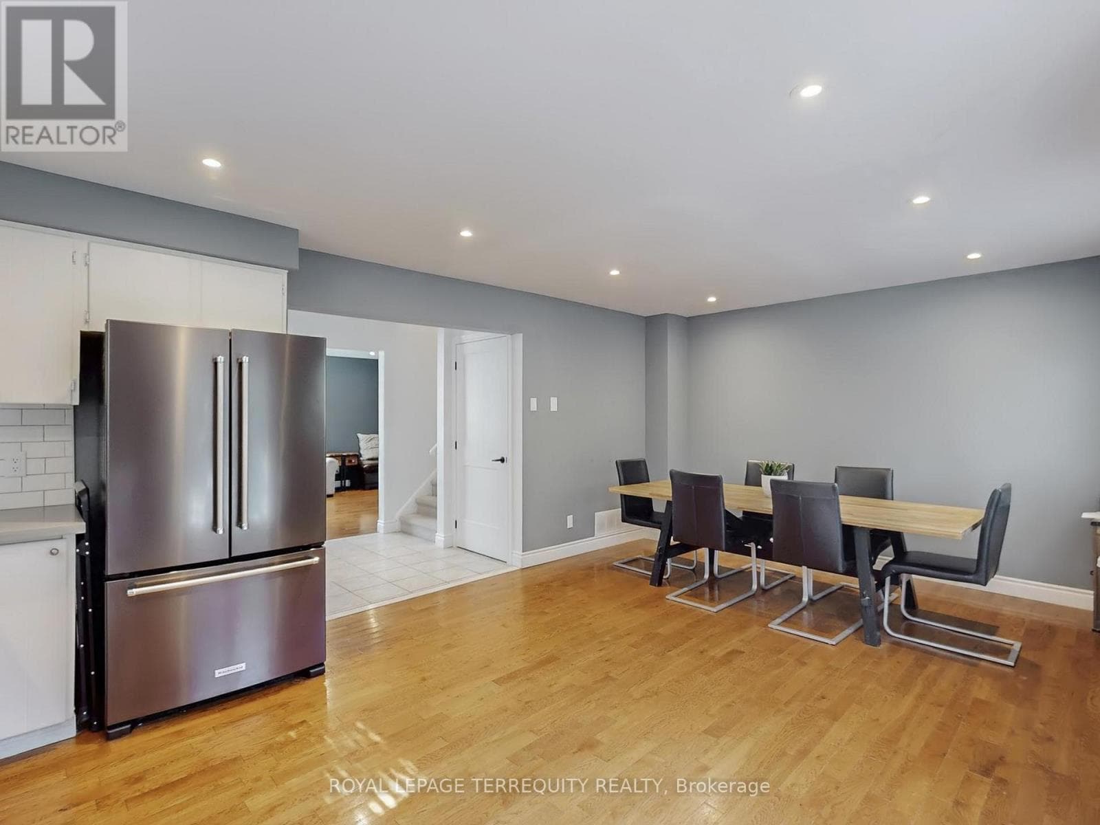 623 BEAVER COURT photo 3