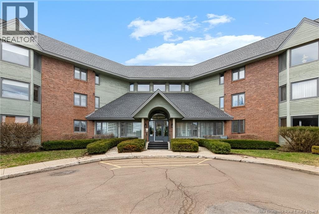 2 bed 2 bath single family at 191 Queen Street Unit# 107 — $319,900