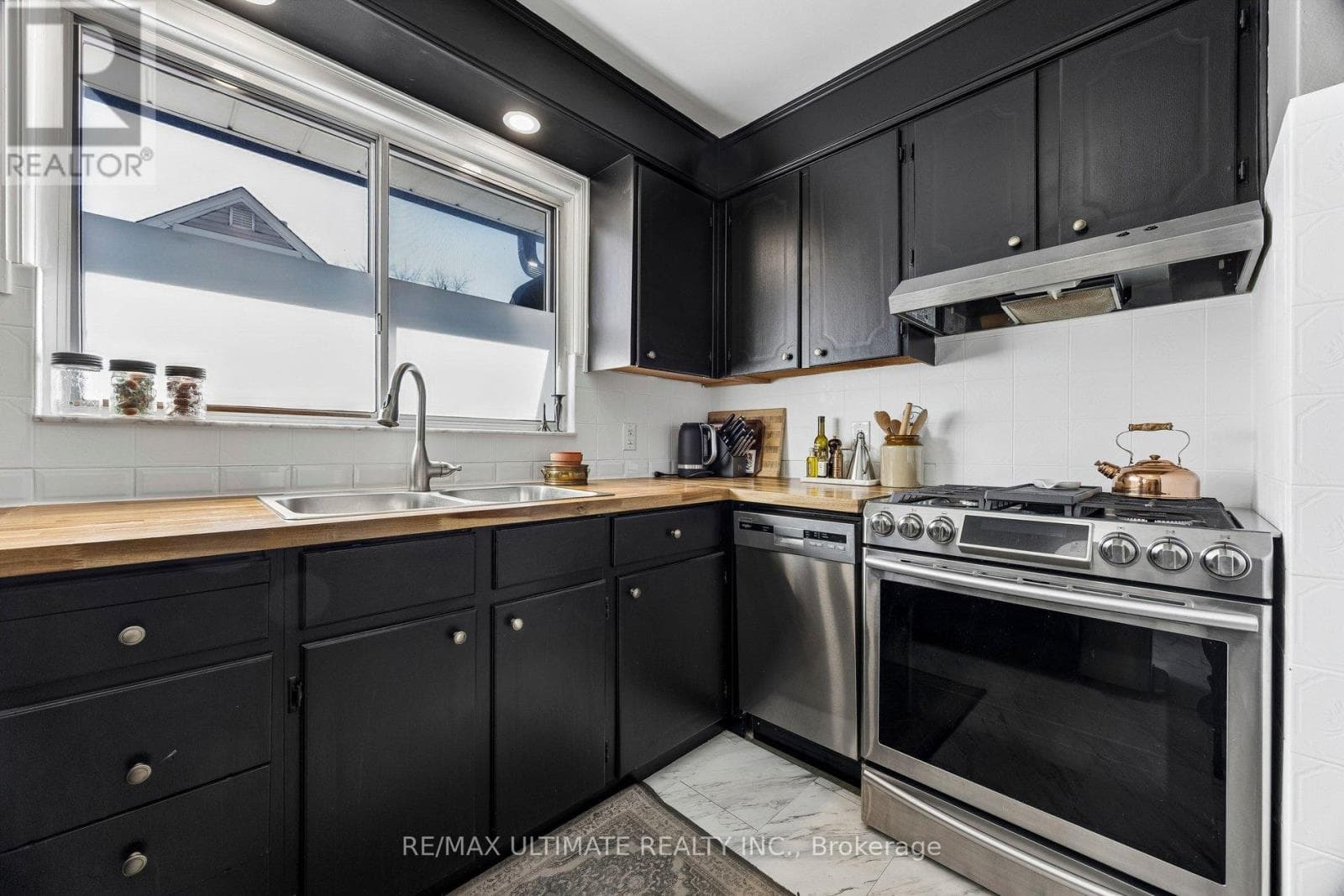 64 HART AVENUE photo 3