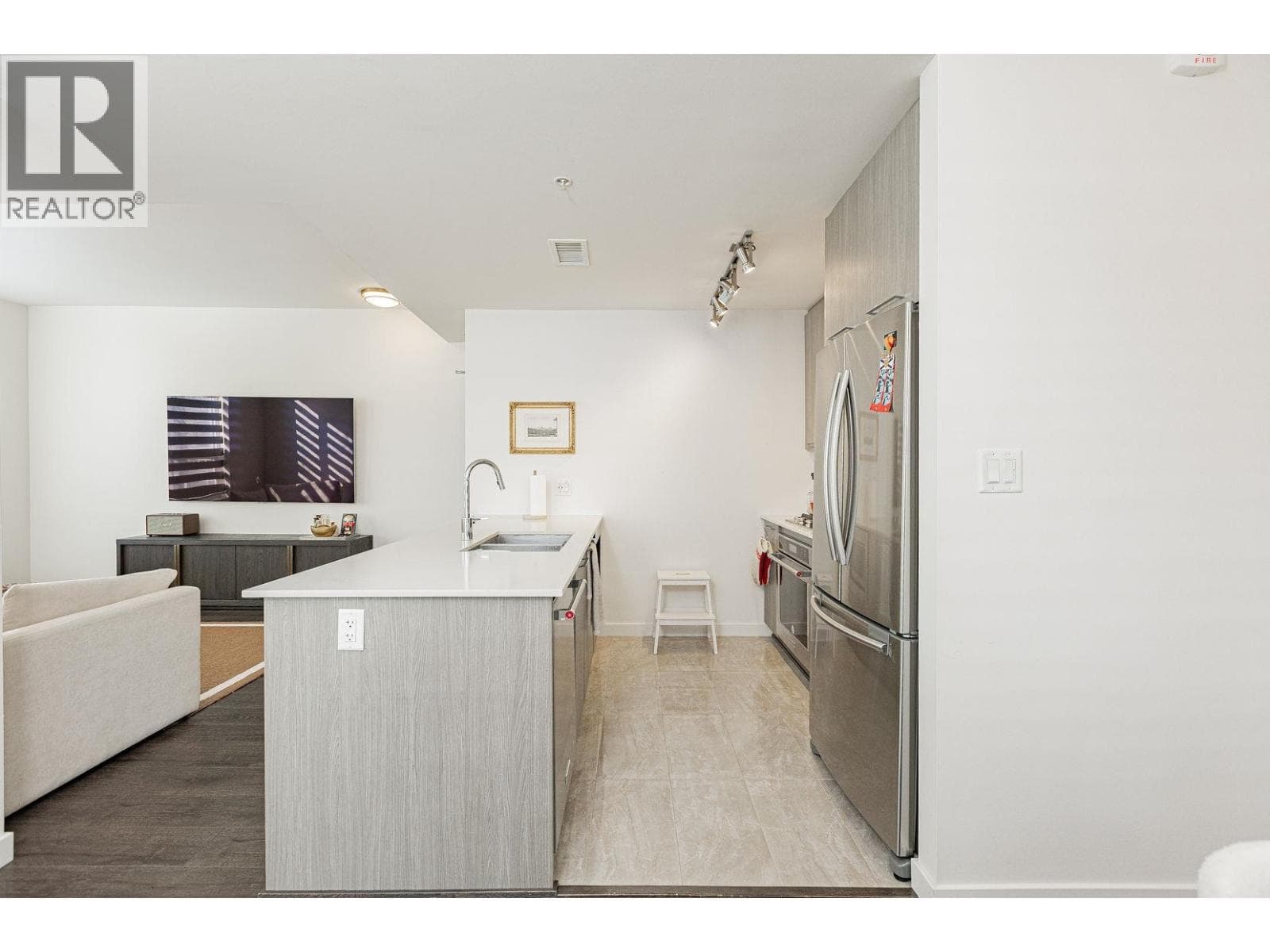10 7708 ALDERBRIDGE WAY photo 4