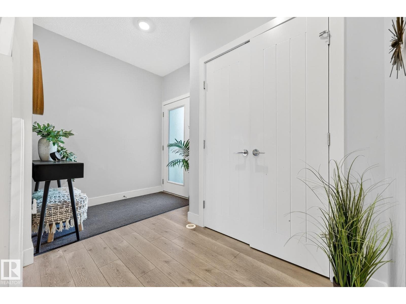 1803 DUMONT CR SW photo 2