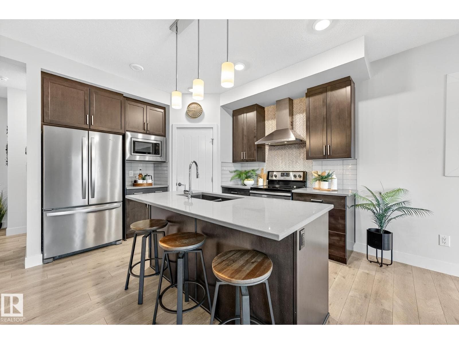 1803 DUMONT CR SW photo 5