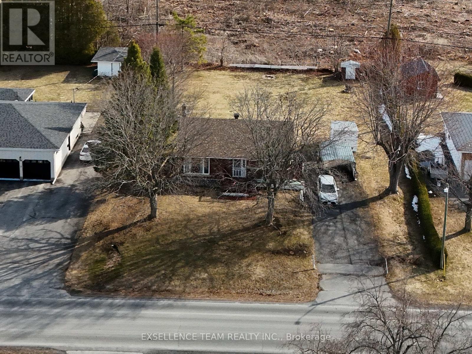3481 MARYDALE AVENUE photo 4