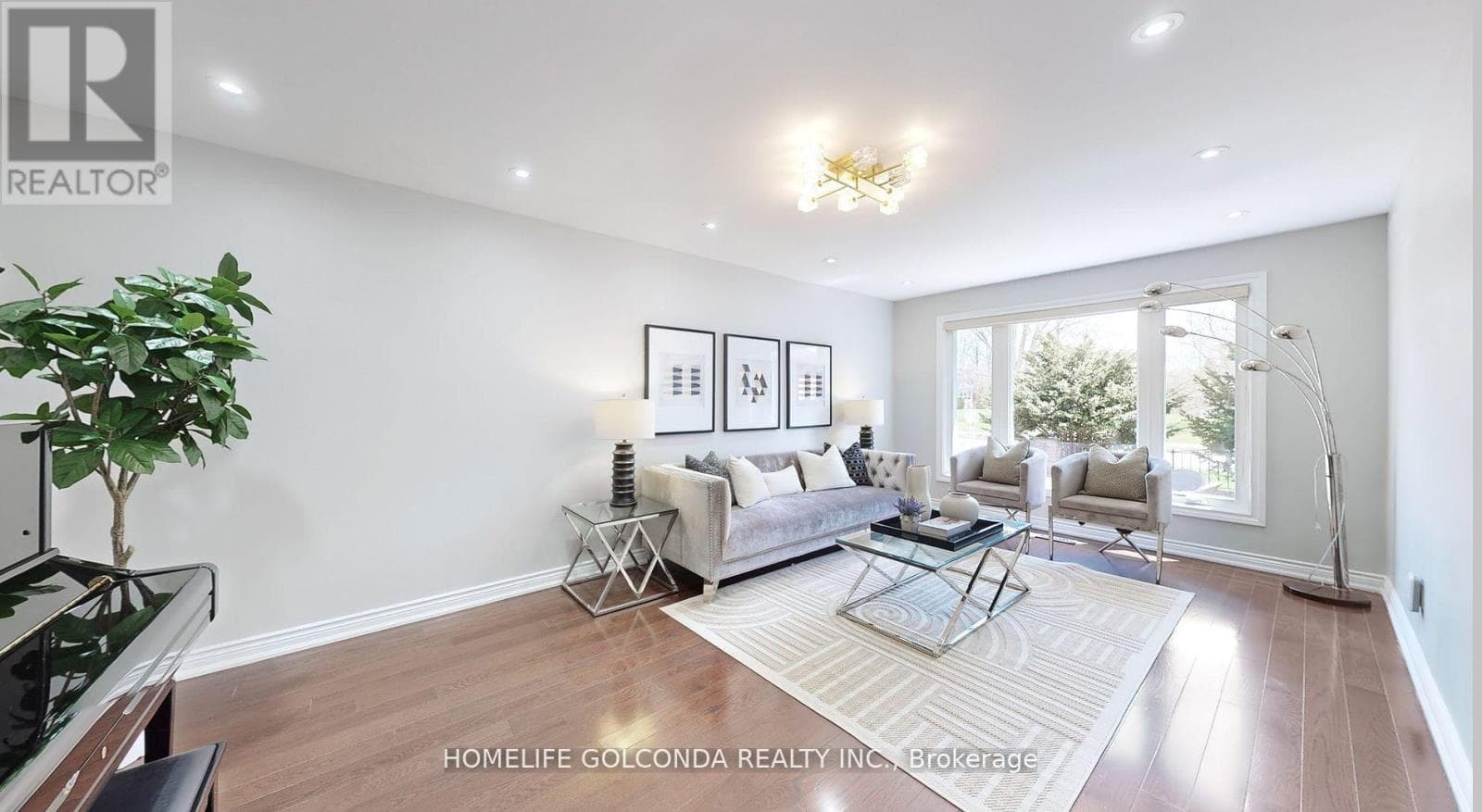 310 AIRDRIE DRIVE photo 3