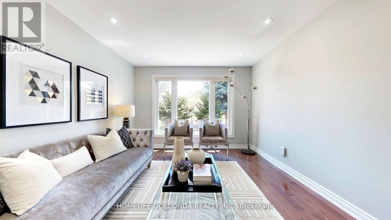 310 AIRDRIE DRIVE photo 4