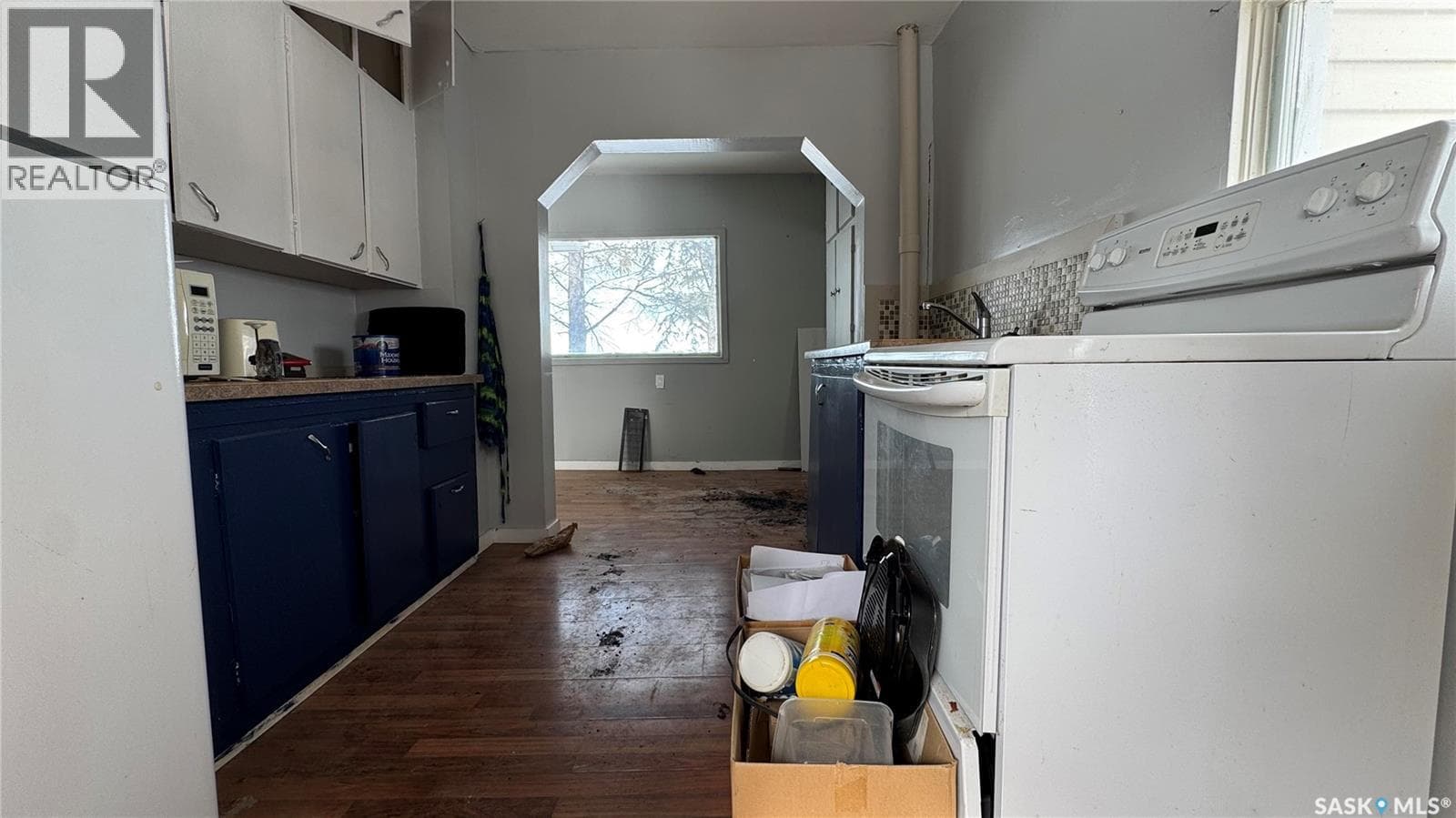 301 Maple AVENUE — photo 3