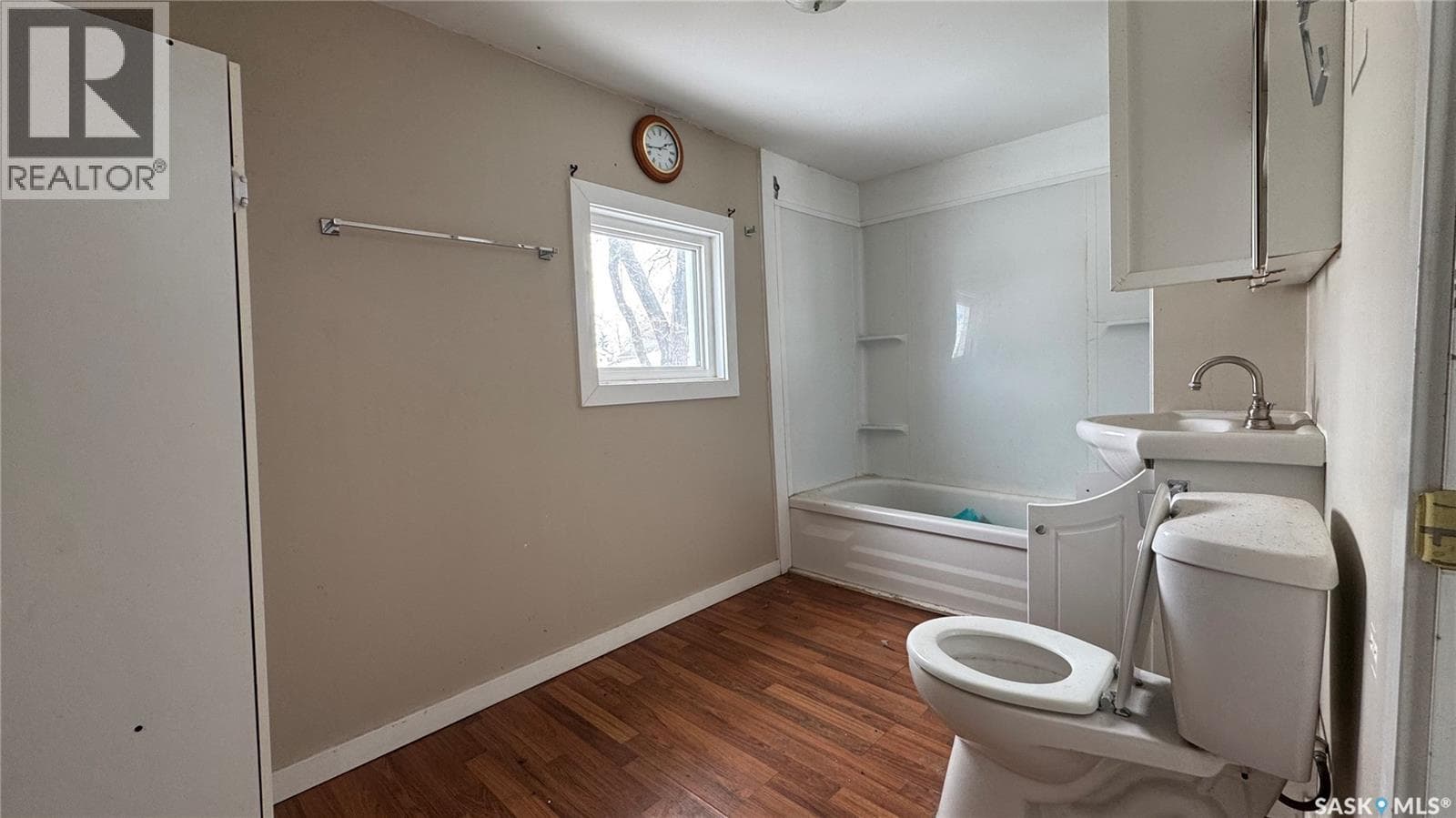 301 Maple AVENUE — photo 5
