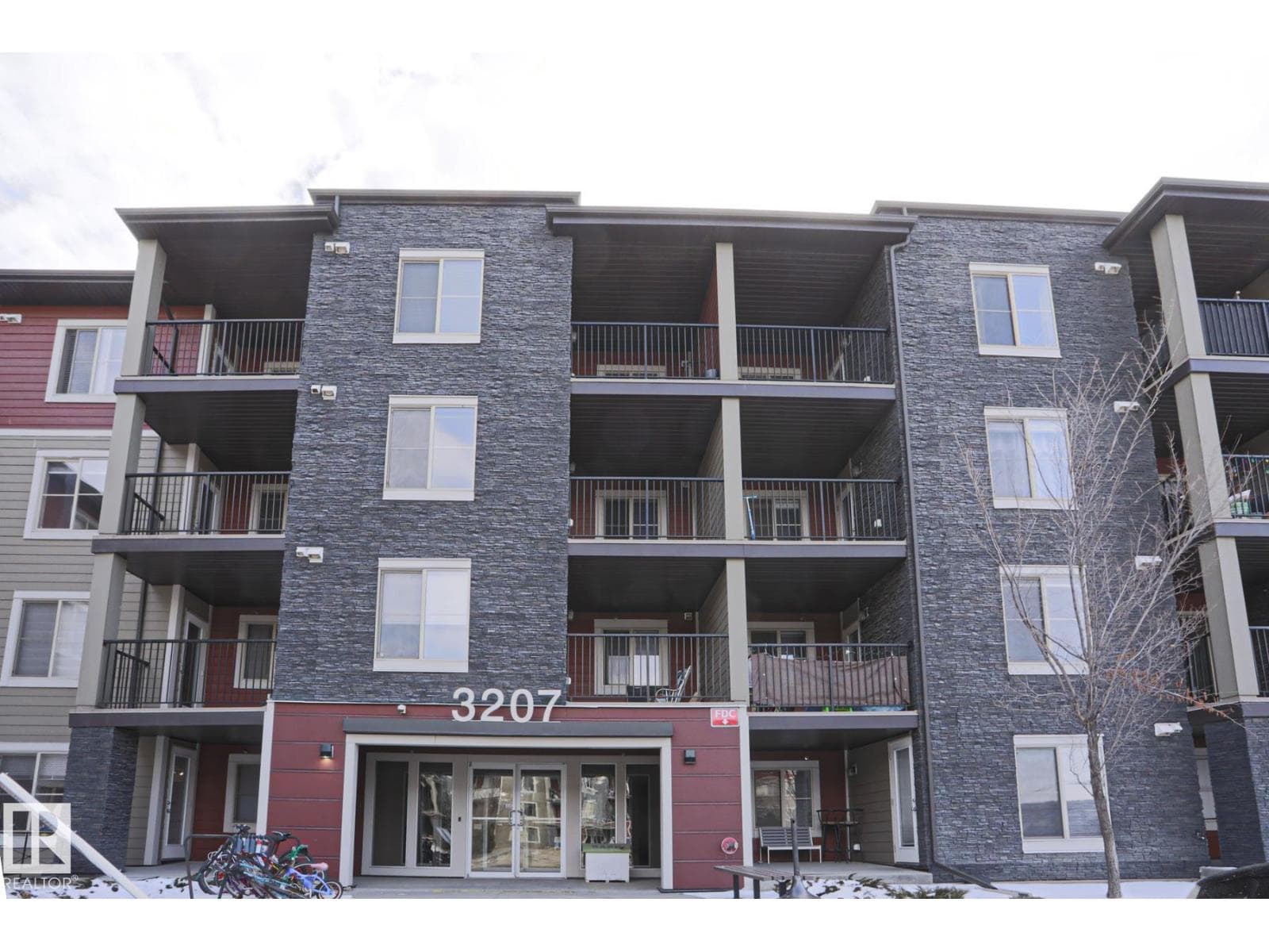 1 bed 1 bath single family at #110 3207 JAMES MOWATT TR SW — $150,000