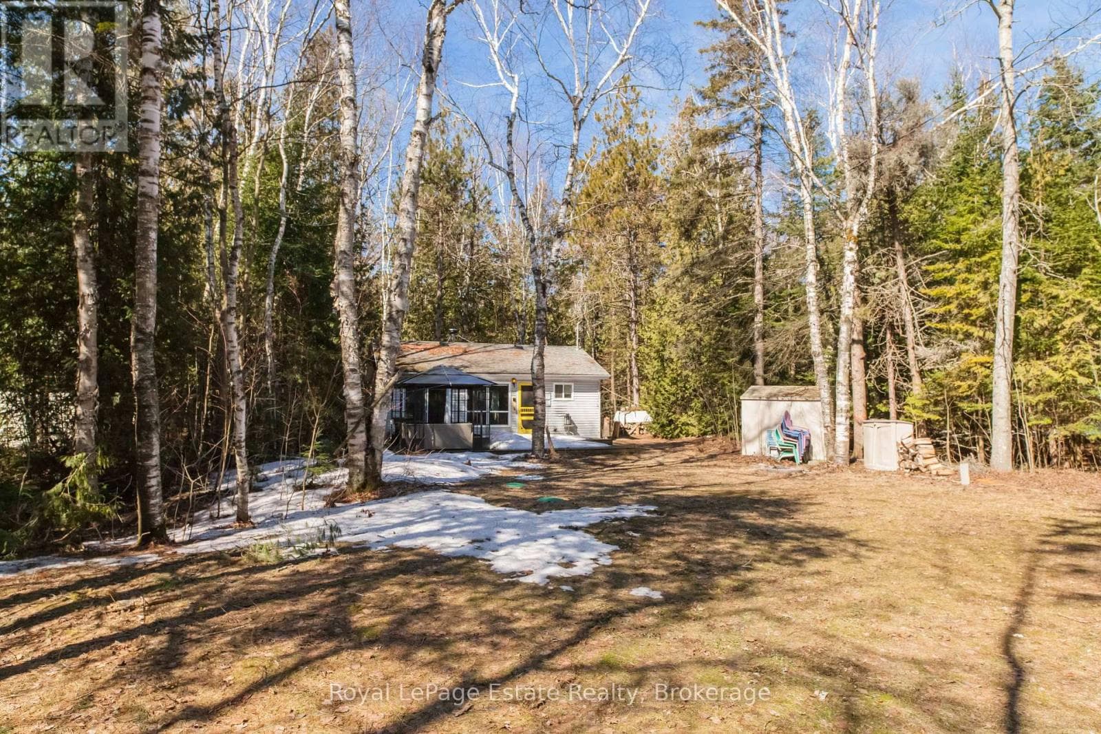 49 THOMPSON AVENUE photo 5