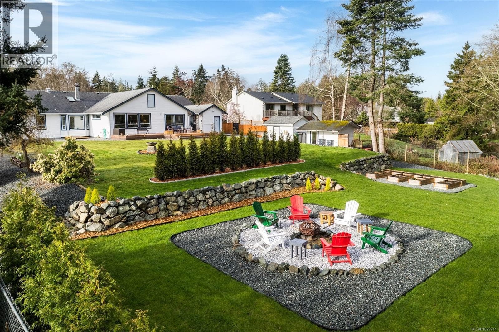 1563 Whiffin Spit Rd photo 5