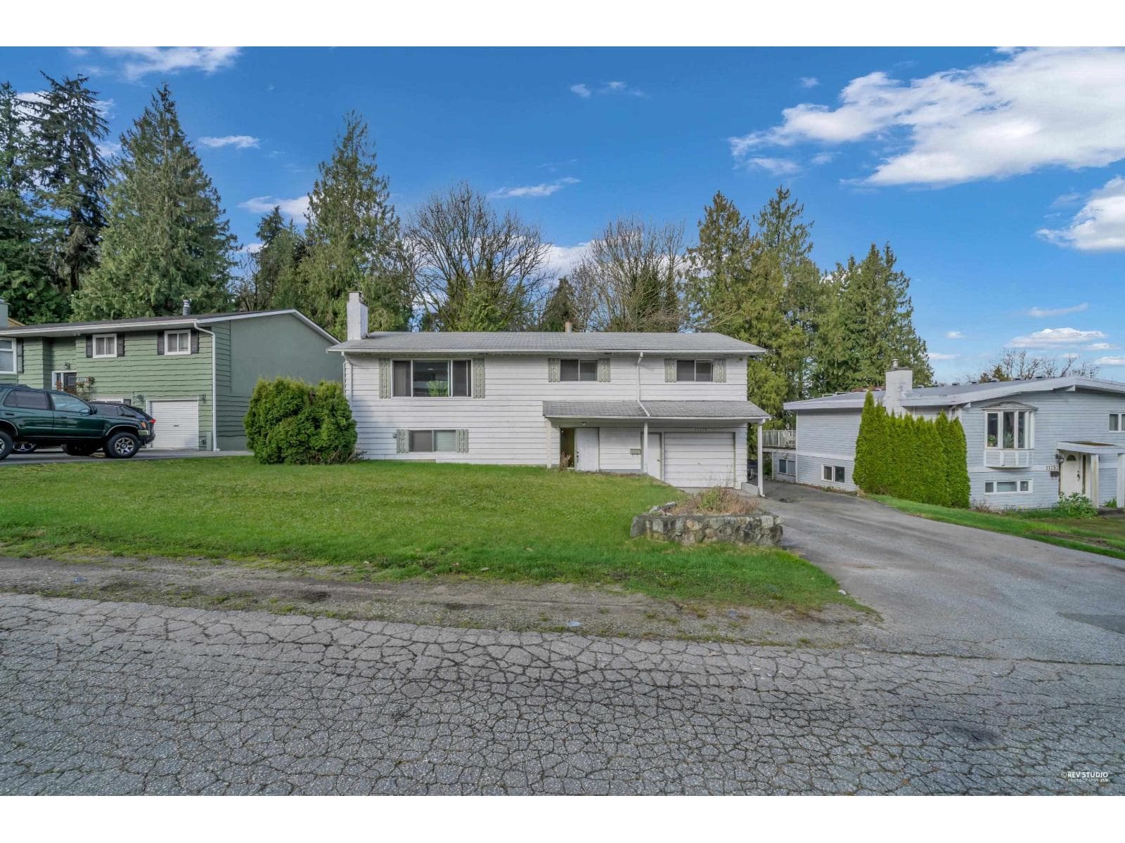 4 bed 3 bath single family at 11250 KENDALE VIEW — $1,199,700
