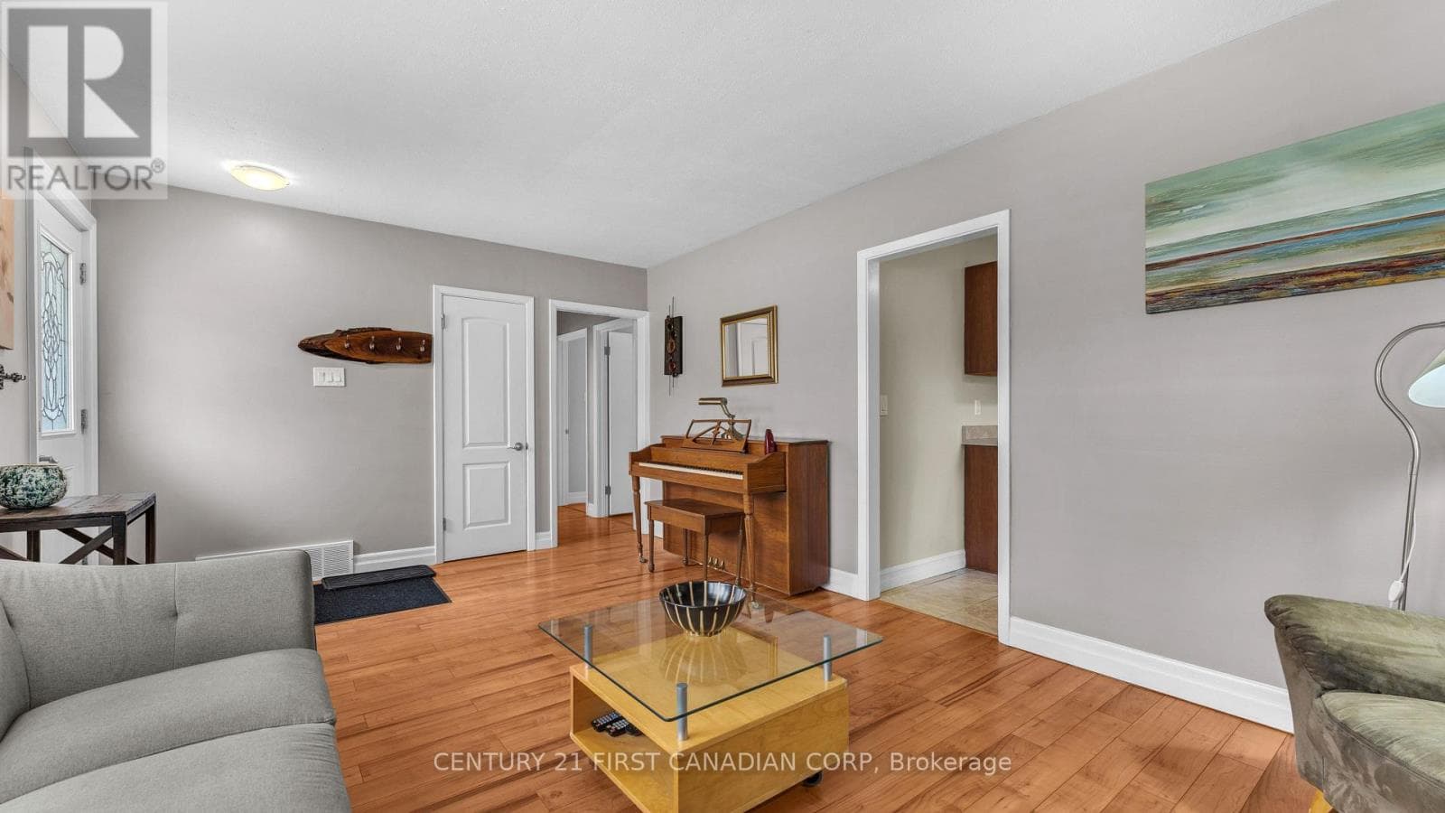 1499 NORTH VERNON AVENUE photo 5